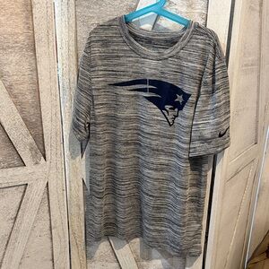 NFL/Nike Kids with Navy Patriots Graphic